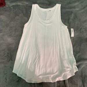 White Old Navy tank top